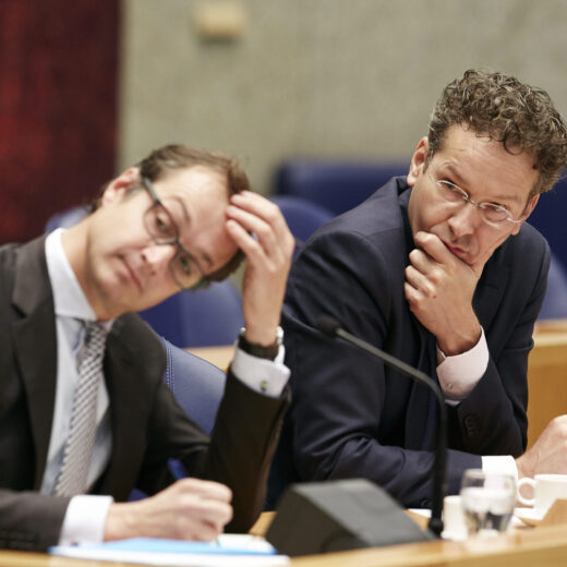 Het pokerspel van het kabinet kan beginnen