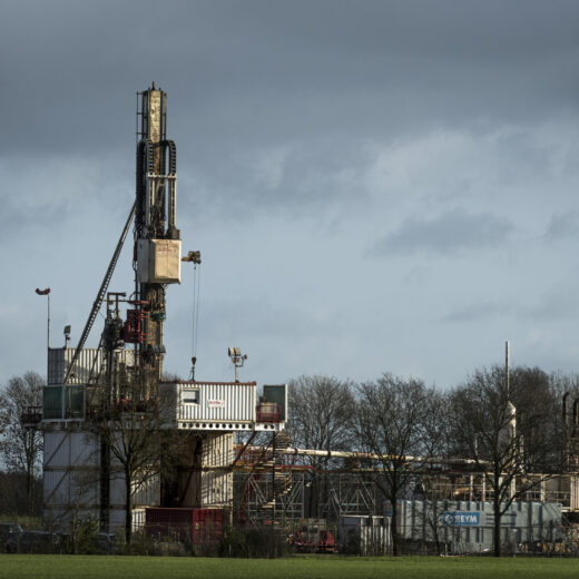 Boren naar nieuw gas is het bakken van nieuwe bakstenen