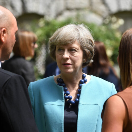 Theresa Mays eerste signaal: ‘You Brexit, you fix it'