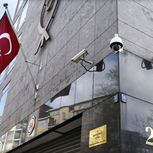 ‘Zij is die Erdogan-hater’, klinkt het geroezemoes