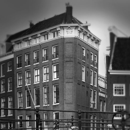 Waarom Vrij Nederland de bezwaren van de Castrum Peregrini-directie verwerpt