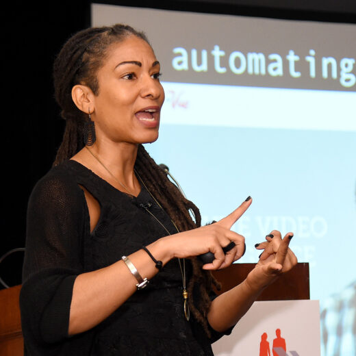 Racisme is ingebed in nieuwe technologieën, zegt socioloog Ruha Benjamin