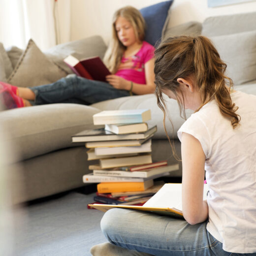 Jongeren kunnen nauwelijks meer een 'echt' boek lezen, zegt deze leesprofessor, en dat heeft vergaande gevolgen