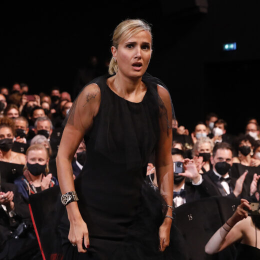 Het spectaculaire 'Titane' gebruikt het horrorgenre om de genderbias van de maatschappij mee te lijf te gaan