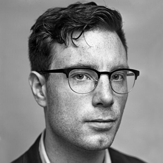 Literaire Kroniek: Vanuit zijn kleine binnenwereld kijkt Jan Postma naar de grote buitenwereld