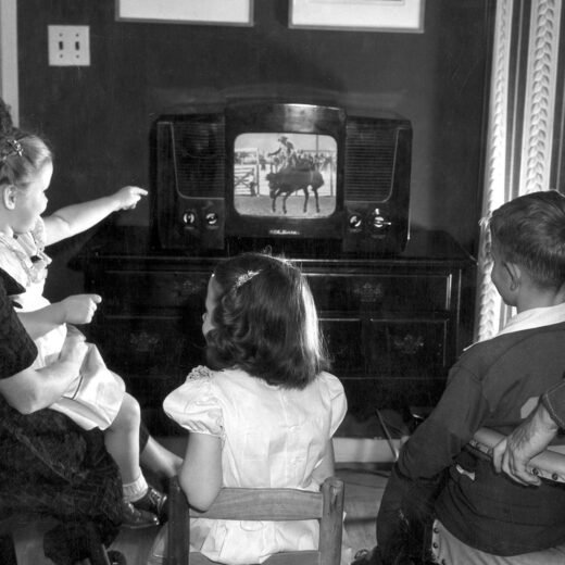 Zeventig jaar sinds de eerste televisie-uitzending: ‘Dat arme ogenpaar van ons!’