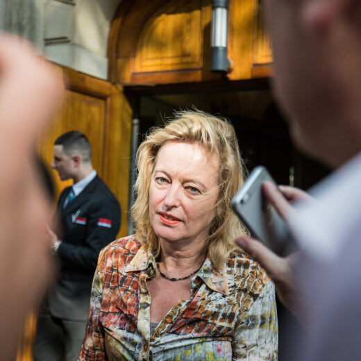 PvdA-minister Jet Bussemaker overtrad EU-regels met opdracht aan campagnebureau BKB