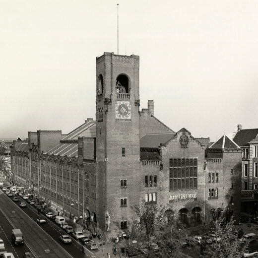 Literaire Kroniek: Berlage gaf elke baksteen betekenis