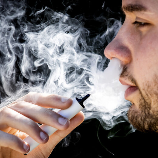 Snapchat-dealers: hoe scholieren via sociale media e-sigaretten kopen en verkopen