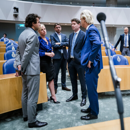 Oppositiepartijen roepen nee, maar stemmen meestal ja
