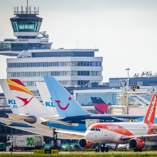 Waarom Schiphol maar niet krimpt