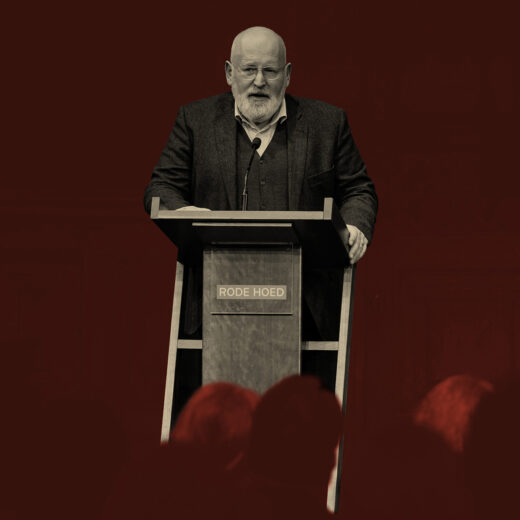 Eindelijk komt Timmermans met het begin van een koers