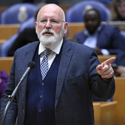 Timmermans heeft een nieuwe strategie nodig