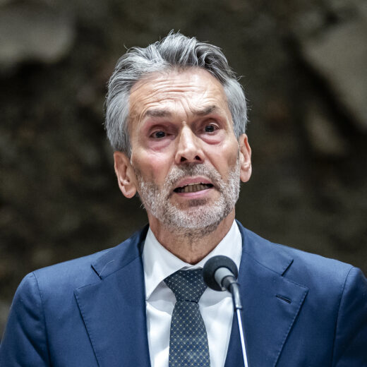 Met tekenen crisiswet riskeert Schoof strafvervolging
